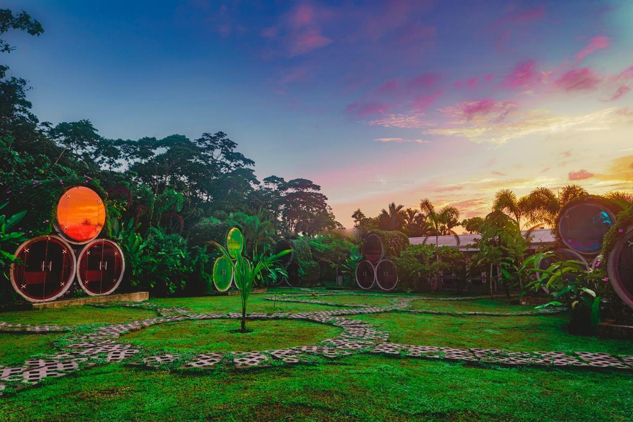 Arenal Backpackers Resort La Fortuna Ngoại thất bức ảnh The Labyrinth at the University of the West Indies, Cave Hill Campus