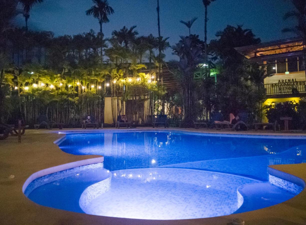 Arenal Backpackers Resort La Fortuna Ngoại thất bức ảnh The swimming pool at the hotel