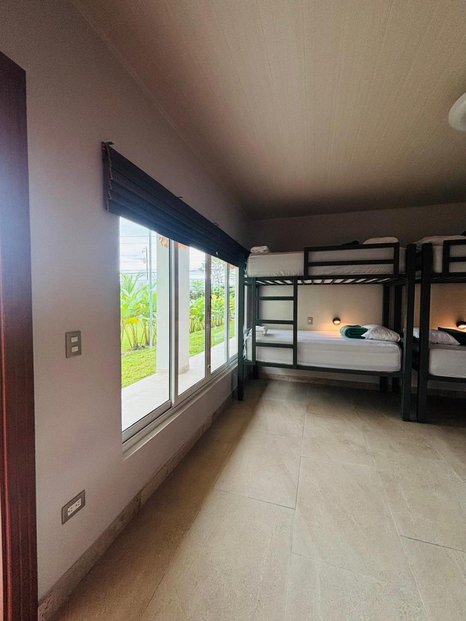 Arenal Backpackers Resort La Fortuna Ngoại thất bức ảnh Hostel in San Cristóbal de Las Casas, Mexico