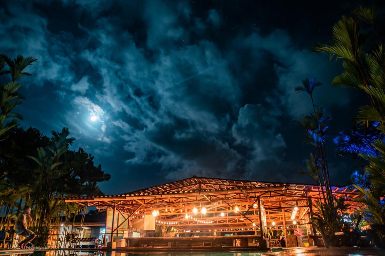 Arenal Backpackers Resort La Fortuna Ngoại thất bức ảnh The stage at the Amphitheater